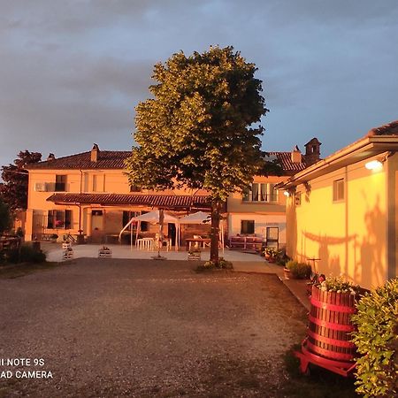 Cascina Angelina Villa Casteggio Bagian luar foto